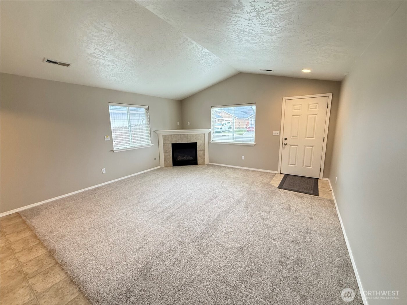 1242 SW Carver Street , College Place, WA 99324