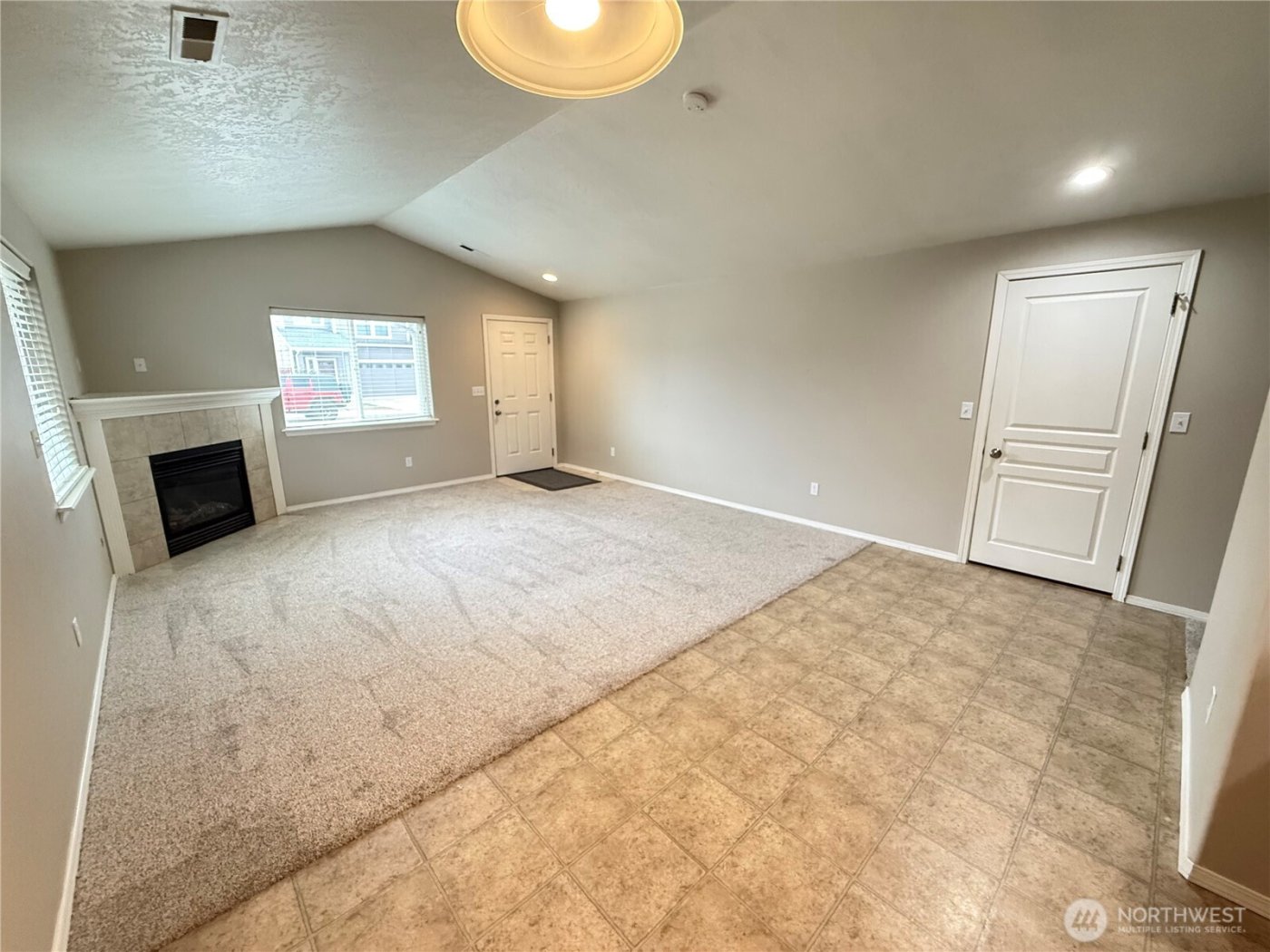 1242 SW Carver Street , College Place, WA 99324