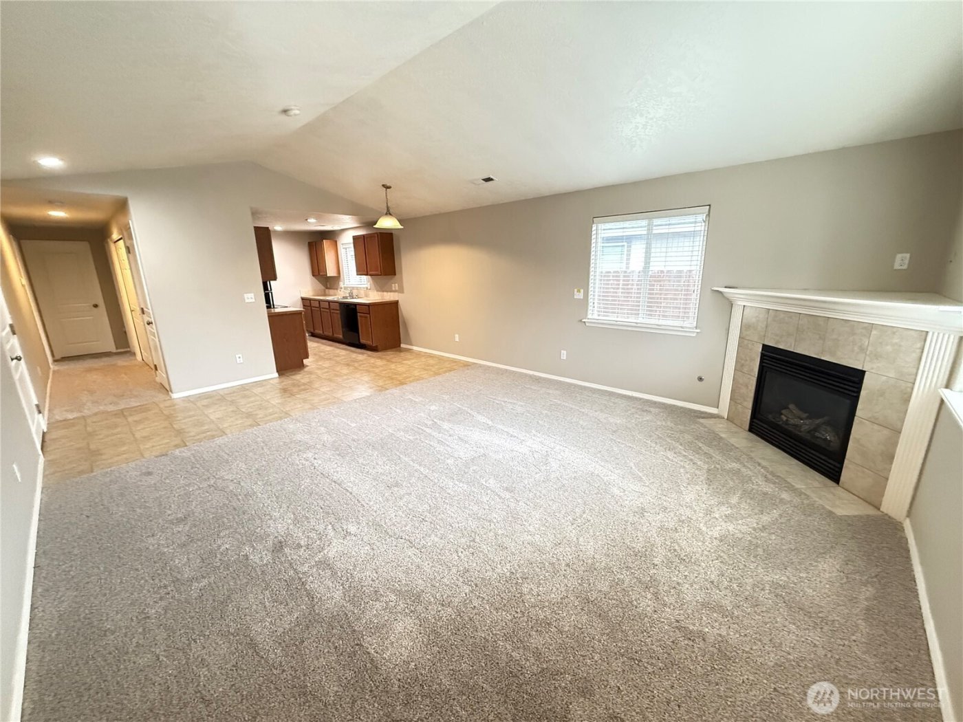 1242 SW Carver Street , College Place, WA 99324