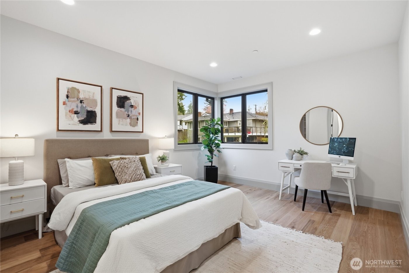 10648 SE 16th Street , Bellevue, WA 98004