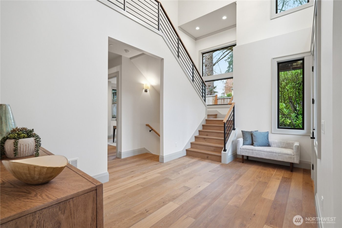 10648 SE 16th Street , Bellevue, WA 98004