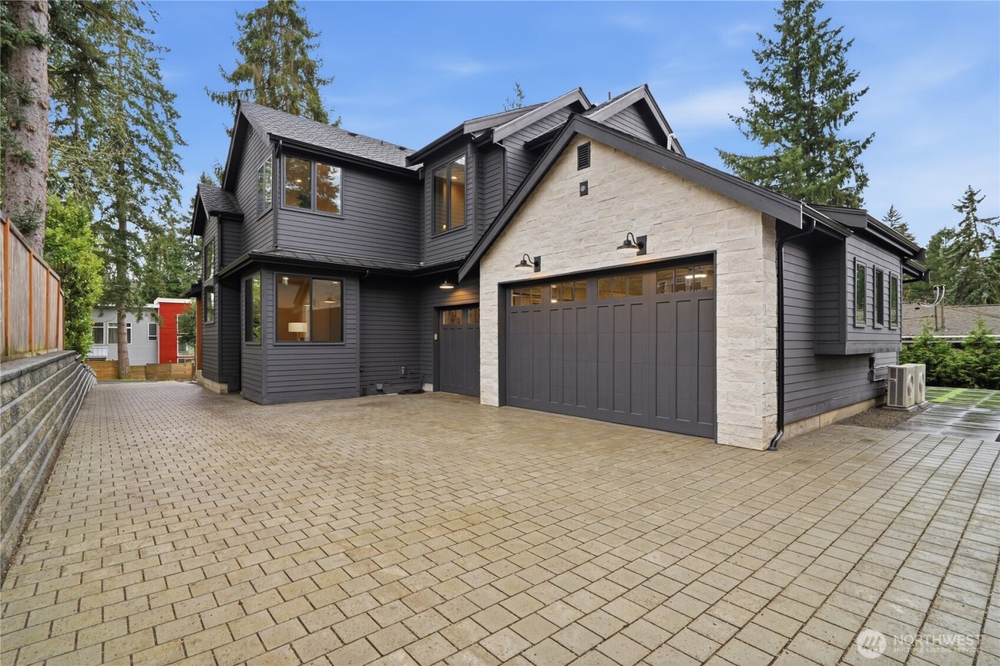 10648 SE 16th Street , Bellevue, WA 98004