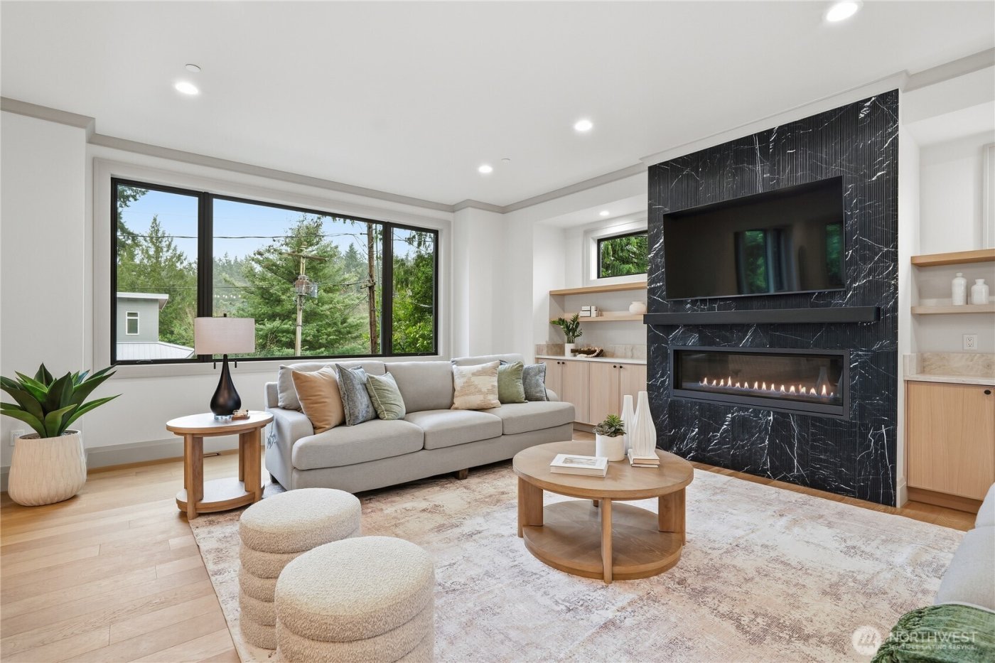 10648 SE 16th Street , Bellevue, WA 98004