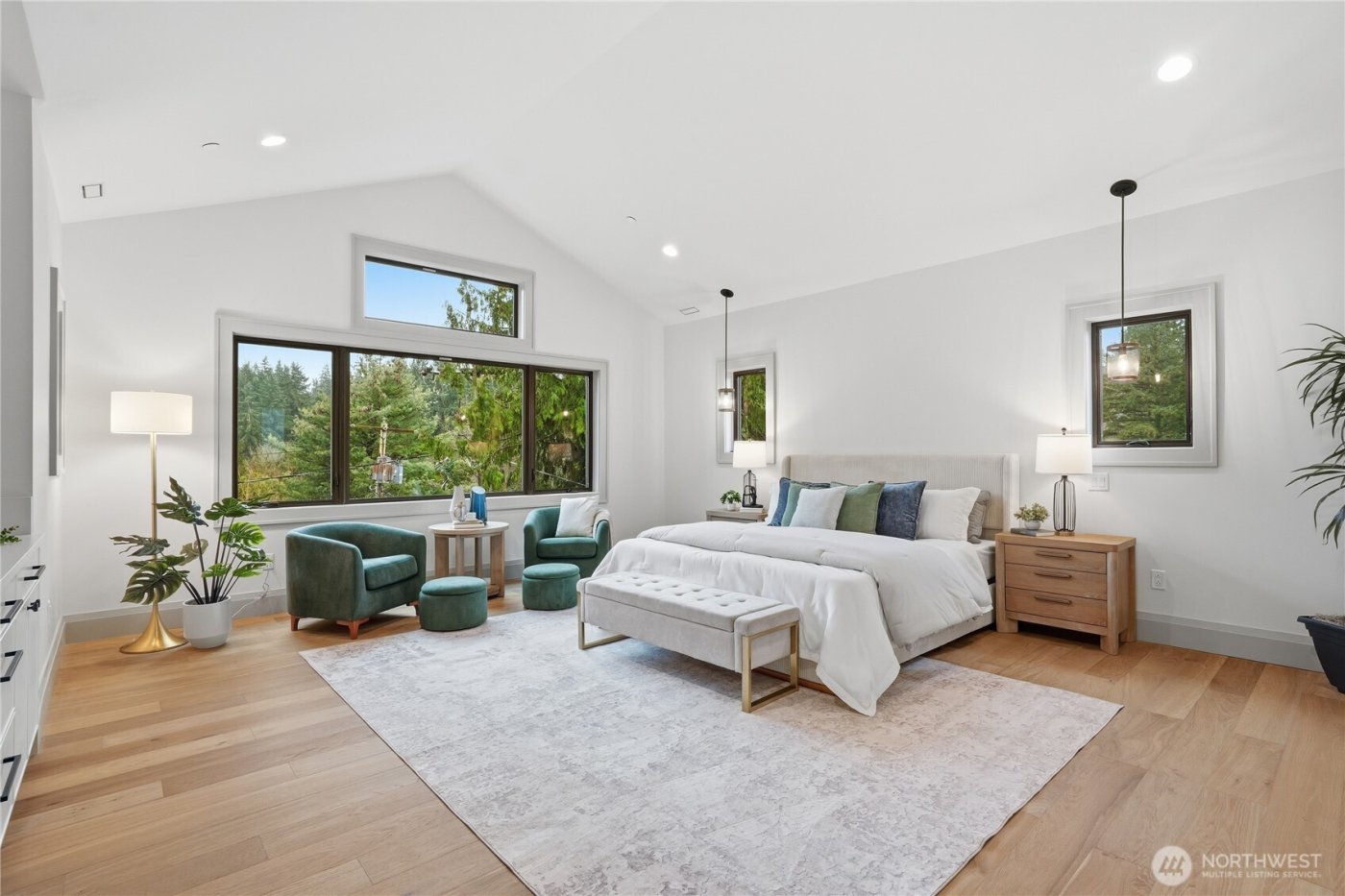 10648 SE 16th Street , Bellevue, WA 98004