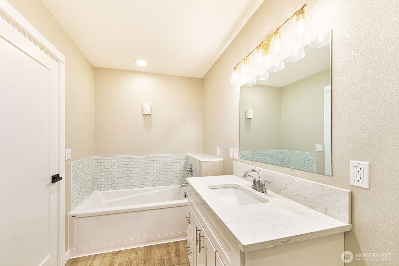 31810 I Street , Ocean Park, WA 98640