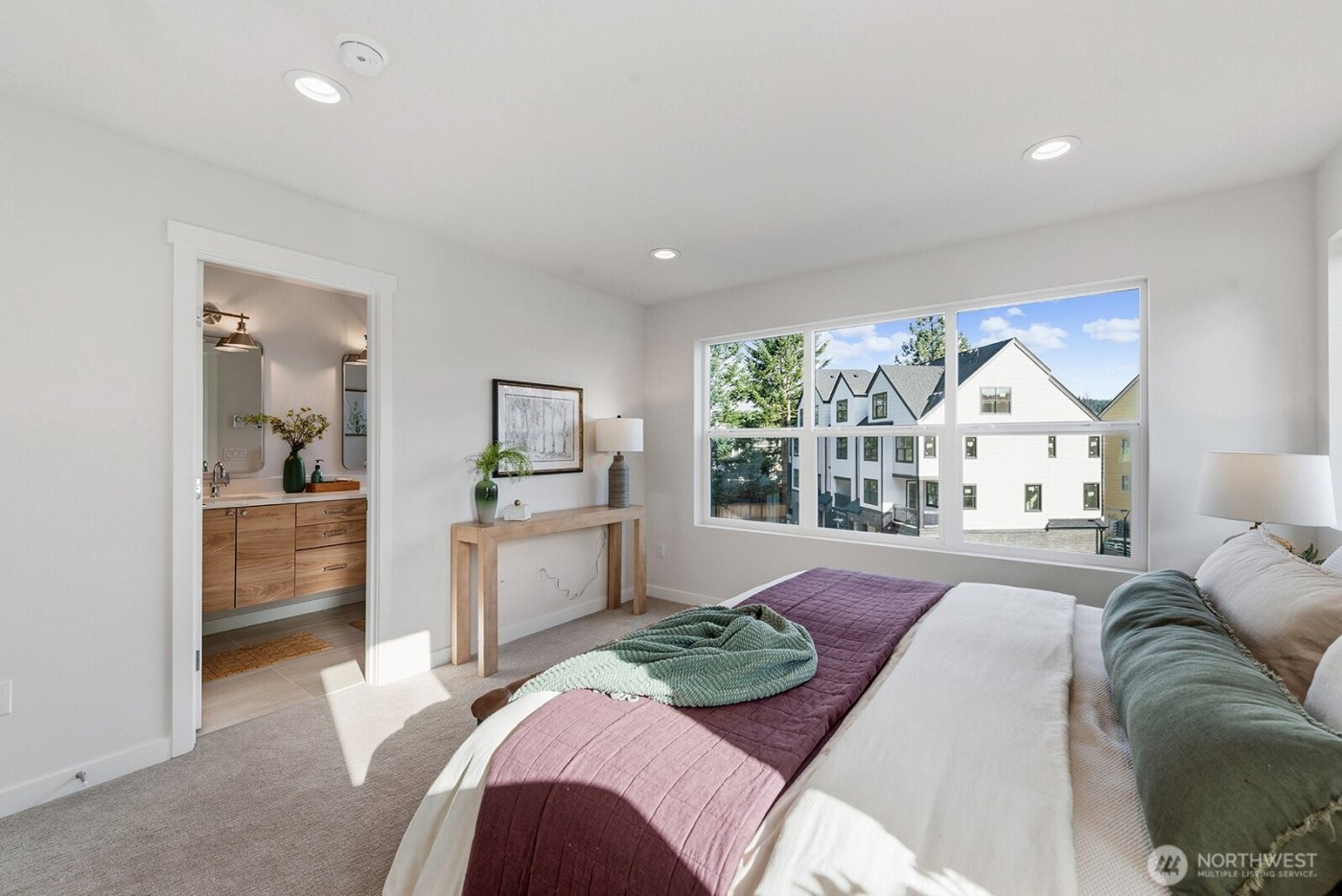 706 Newport Way NW, Issaquah, WA 98027