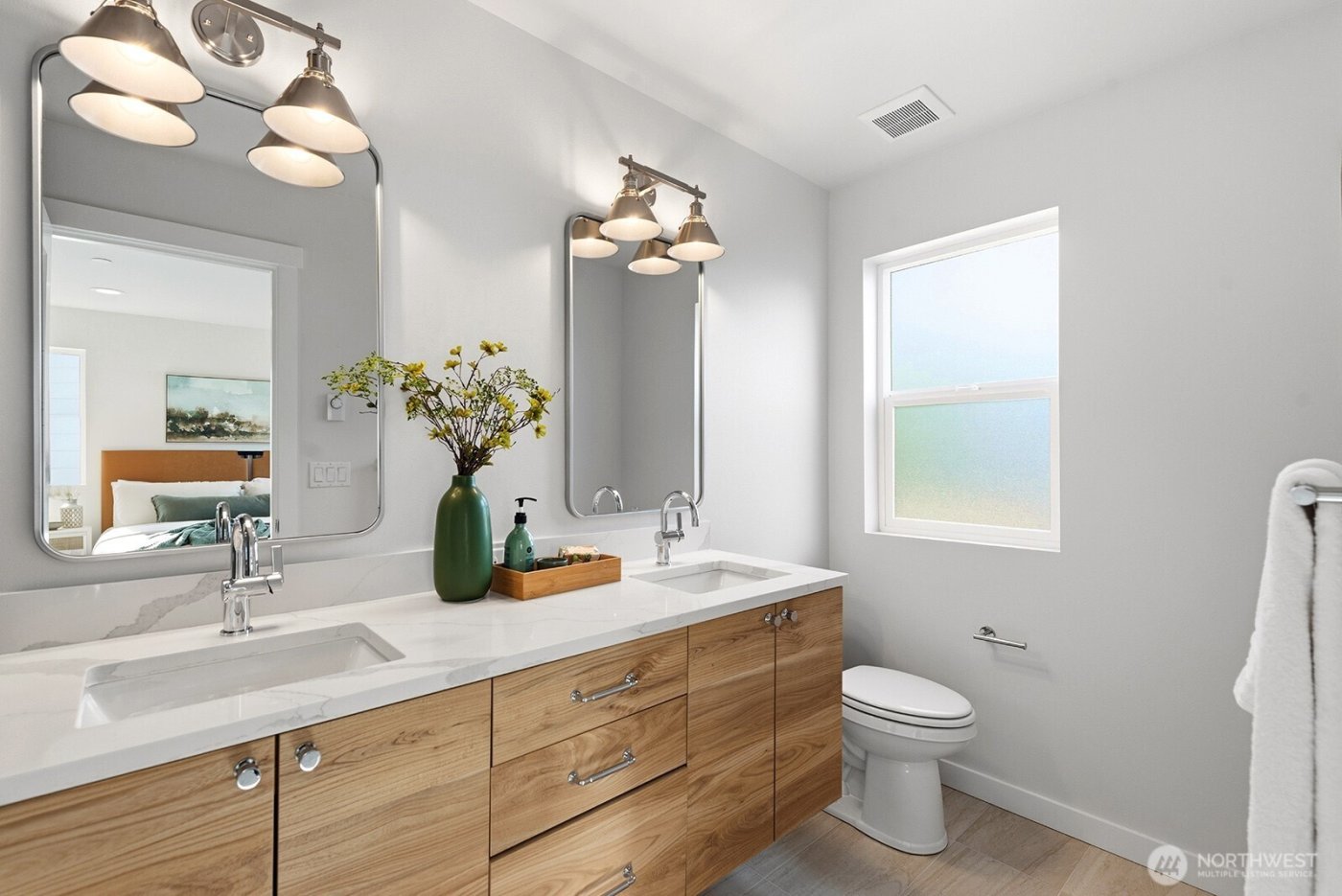 706 Newport Way NW, Issaquah, WA 98027