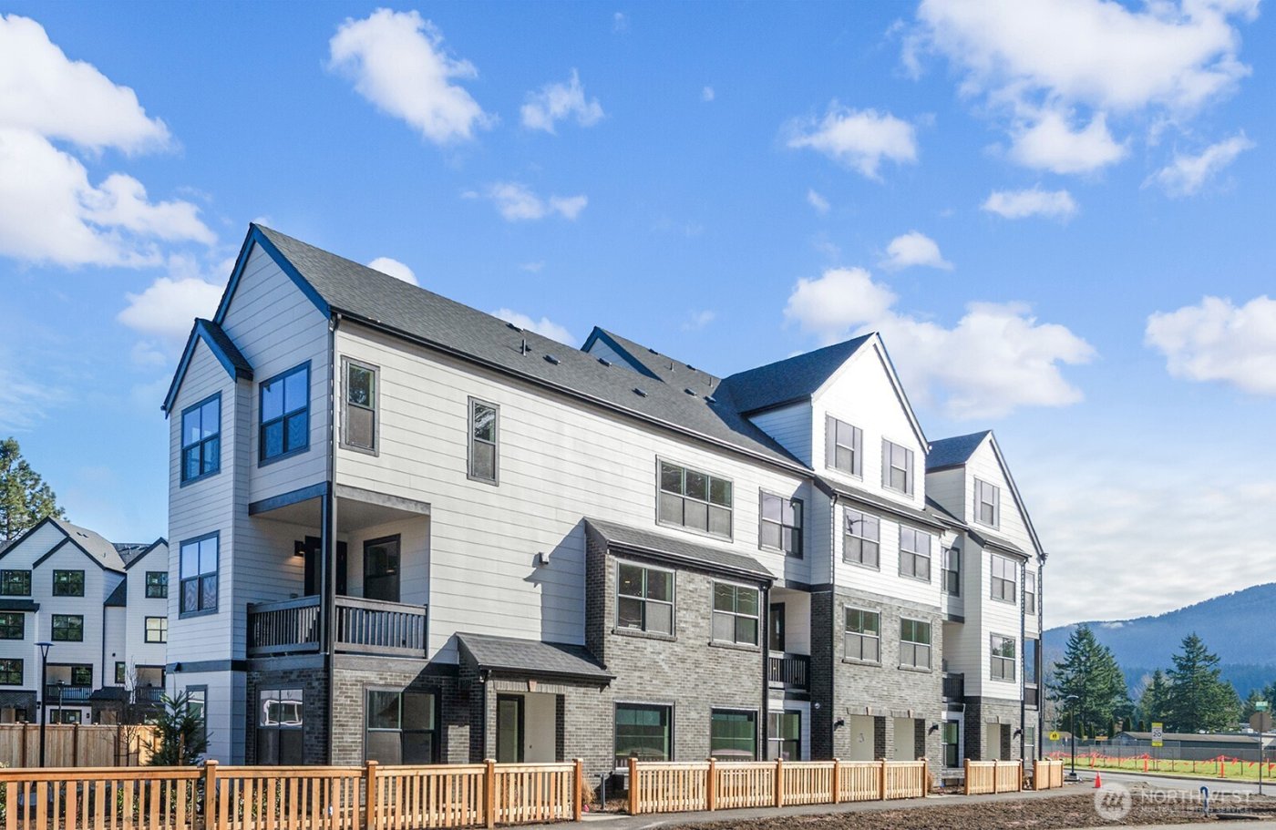 728 Newport Way NW, Issaquah, WA 98027