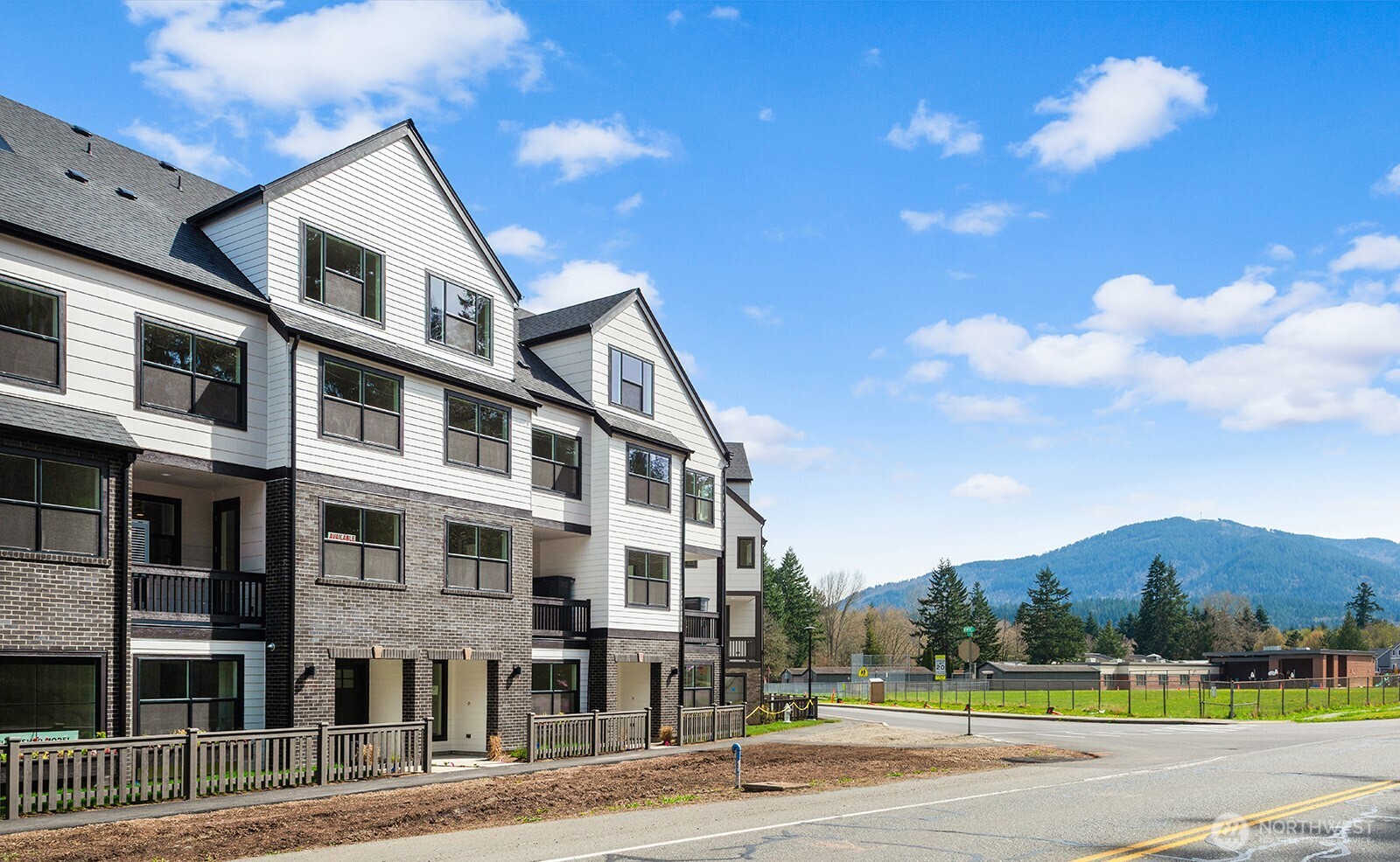 728 Newport Way NW, Issaquah, WA 98027