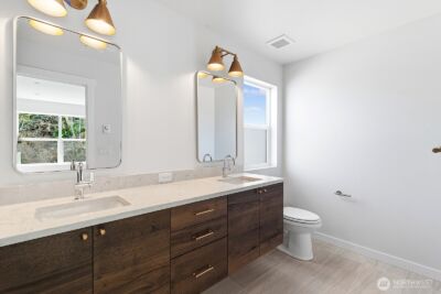 728 Newport Way NW, Issaquah, WA 98027 - Photo 10