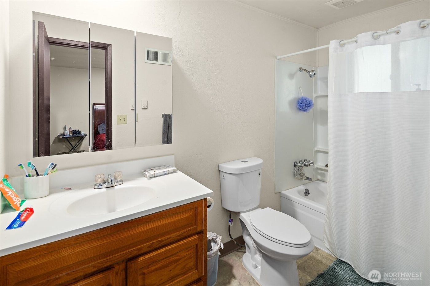 6630 202nd Street SW, Lynnwood, WA 98036