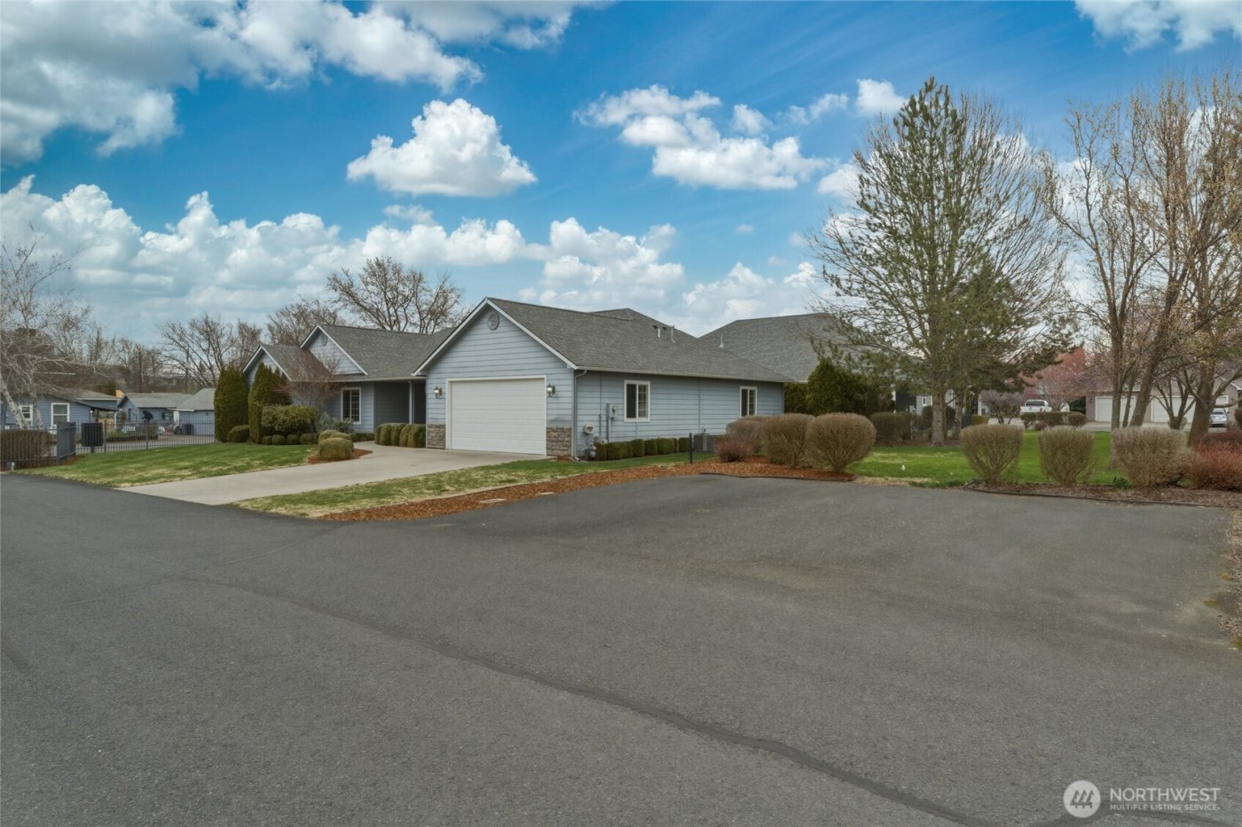 803 SE Vintage Way , College Place, WA 99324