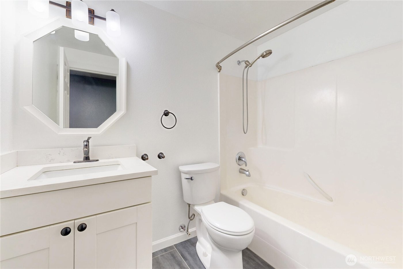 1149 SE Surita Court , College Place, WA 99324