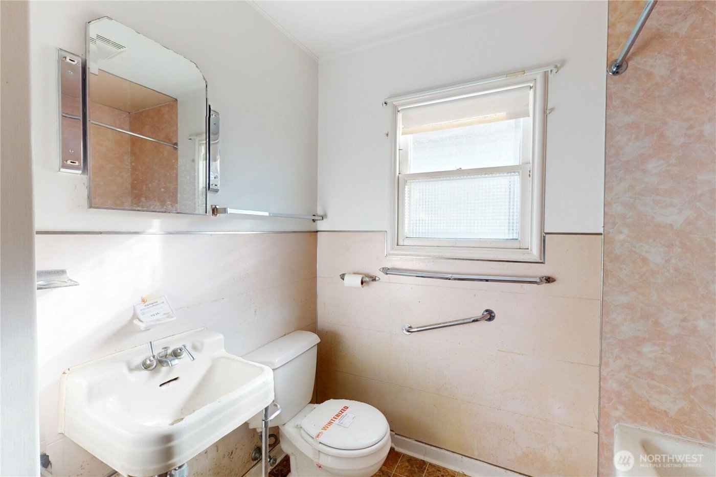 237 Emerson Avenue , Hoquiam, WA 98550