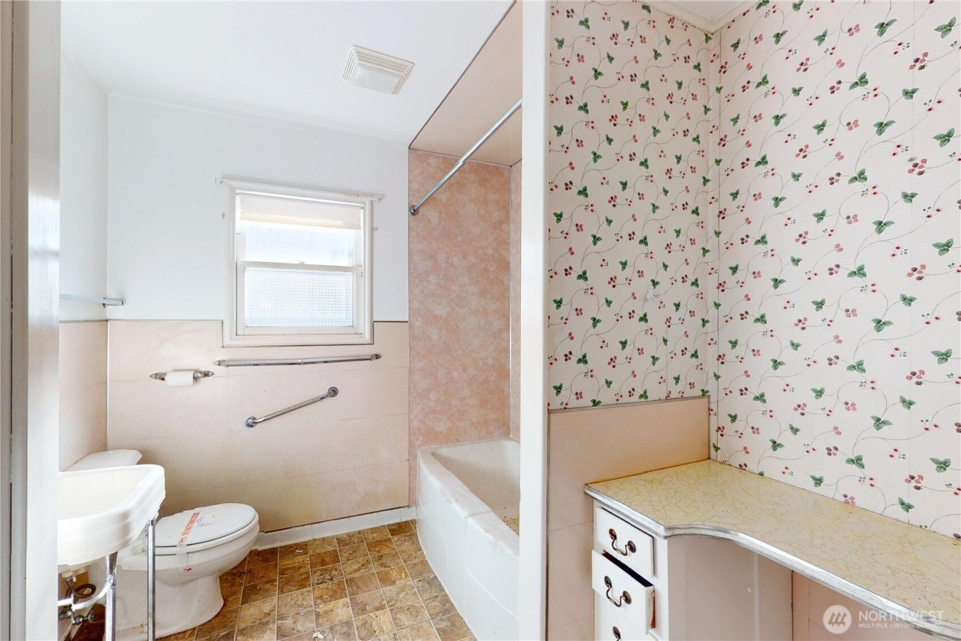 237 Emerson Avenue , Hoquiam, WA 98550