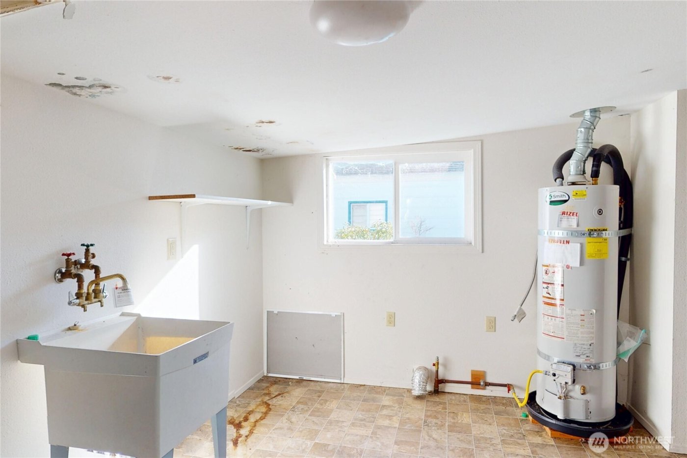 237 Emerson Avenue , Hoquiam, WA 98550