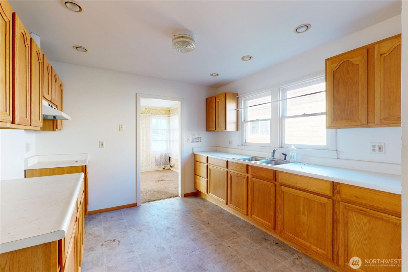 237 Emerson Avenue , Hoquiam, WA 98550