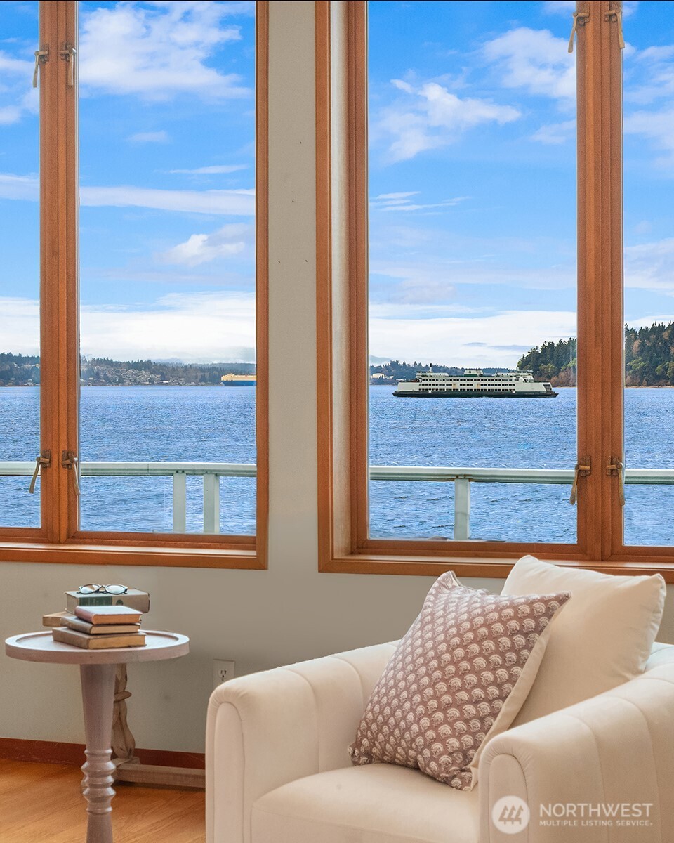 10885 Point Vashon Drive SW, Vashon, WA 98070