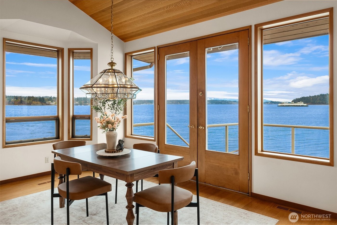 10885 Point Vashon Drive SW, Vashon, WA 98070