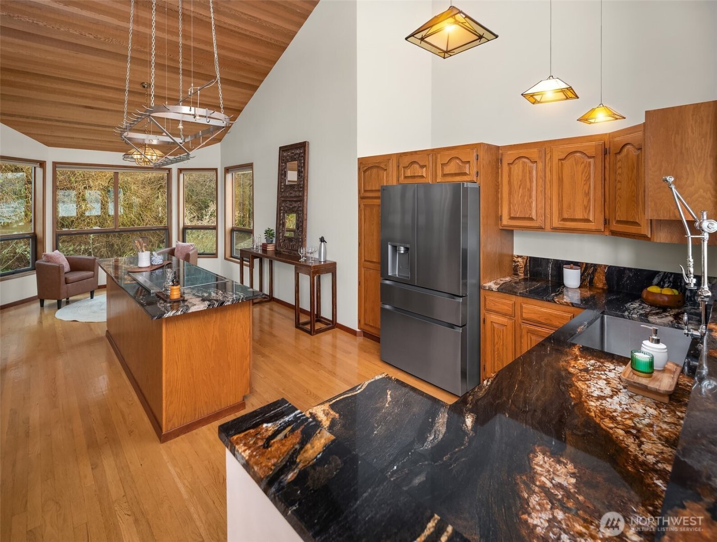 10885 Point Vashon Drive SW, Vashon, WA 98070