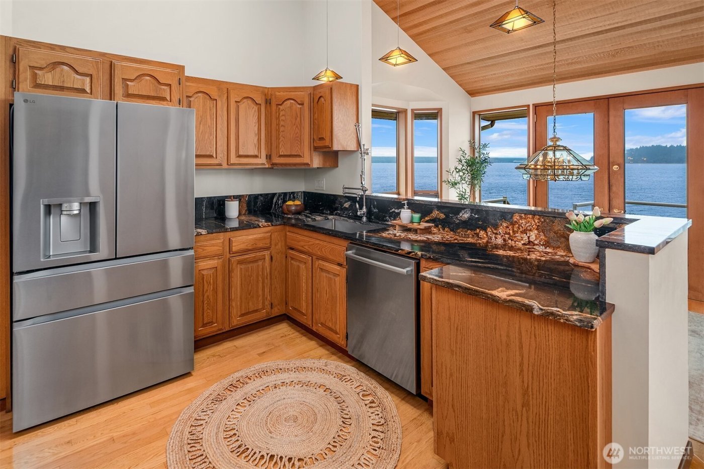 10885 Point Vashon Drive SW, Vashon, WA 98070