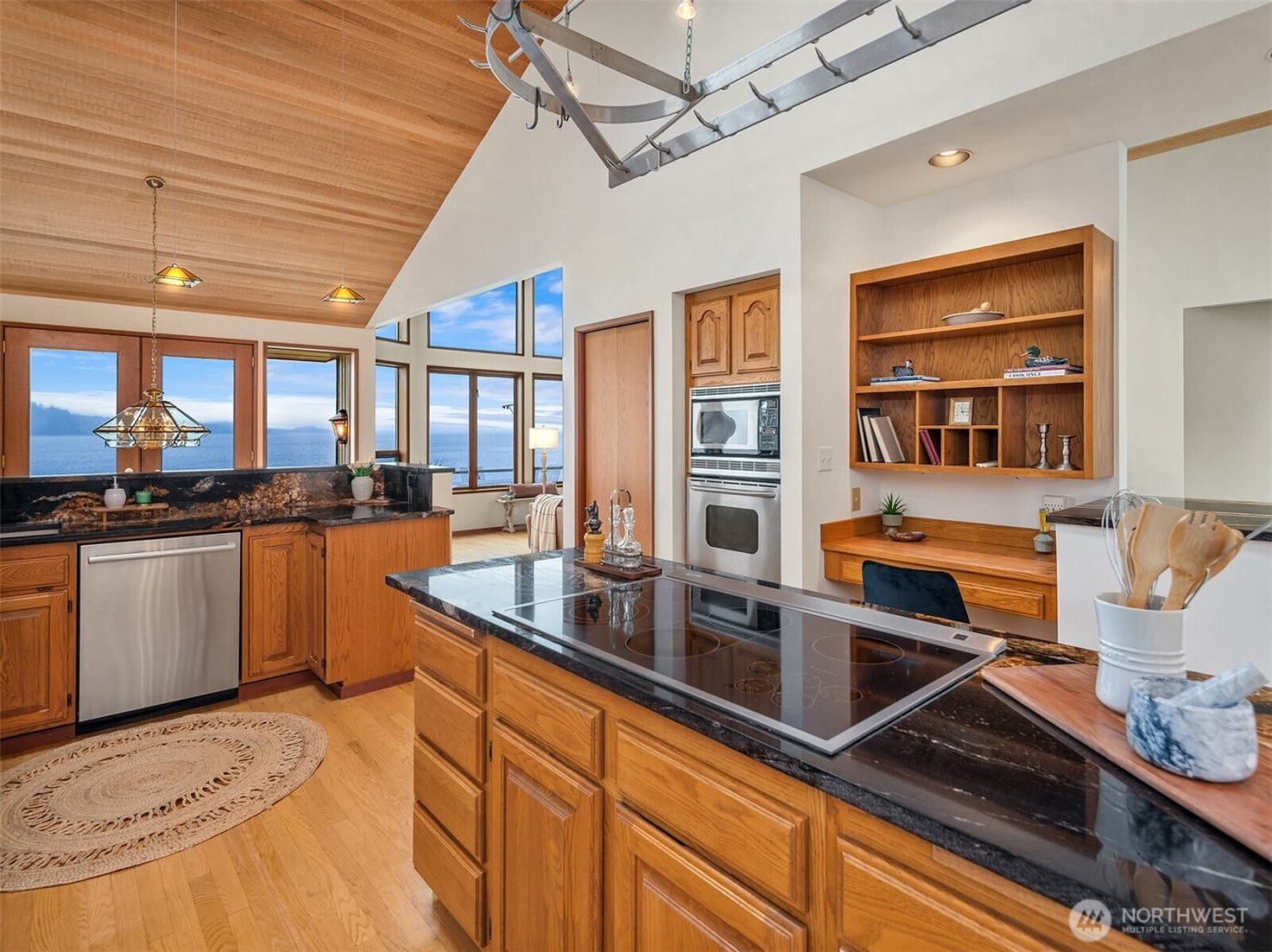 10885 Point Vashon Drive SW, Vashon, WA 98070