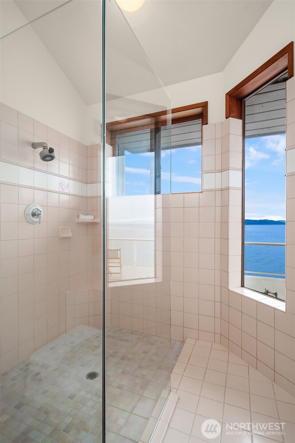 10885 Point Vashon Drive SW, Vashon, WA 98070