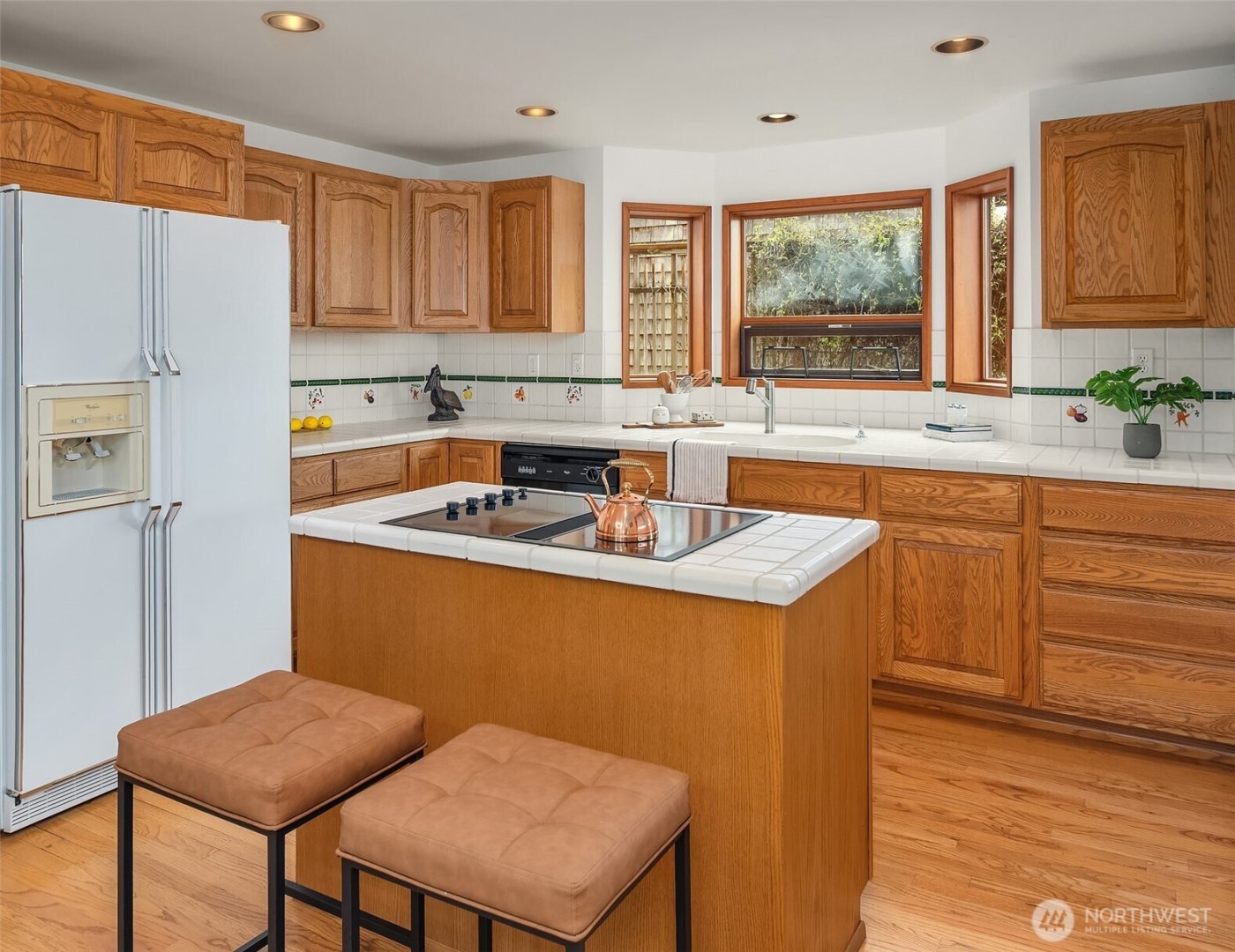 10885 Point Vashon Drive SW, Vashon, WA 98070