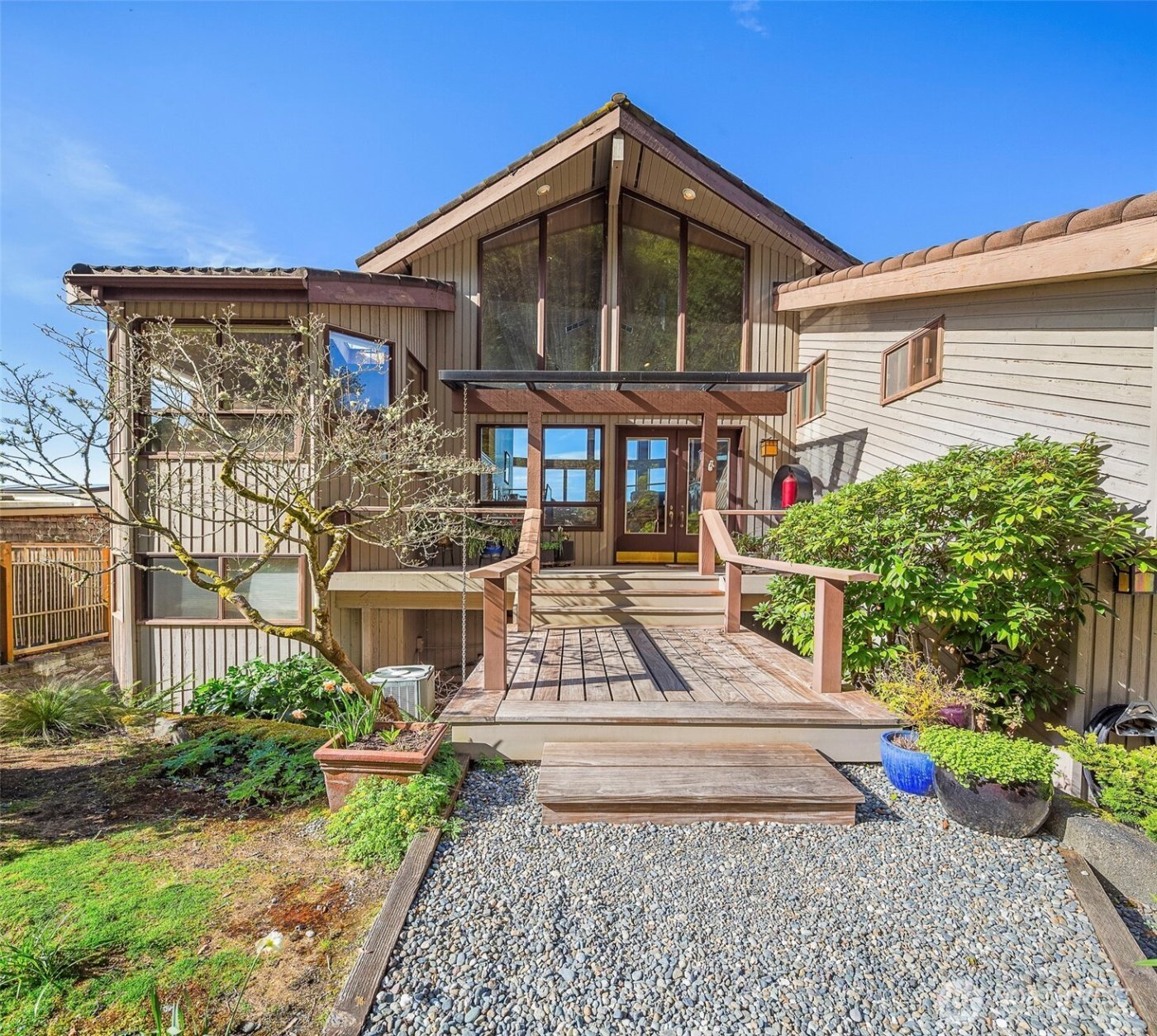 10885 Point Vashon Drive SW, Vashon, WA 98070