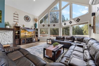 9330 240th Avenue SE, Issaquah, WA 98027 - Photo 2