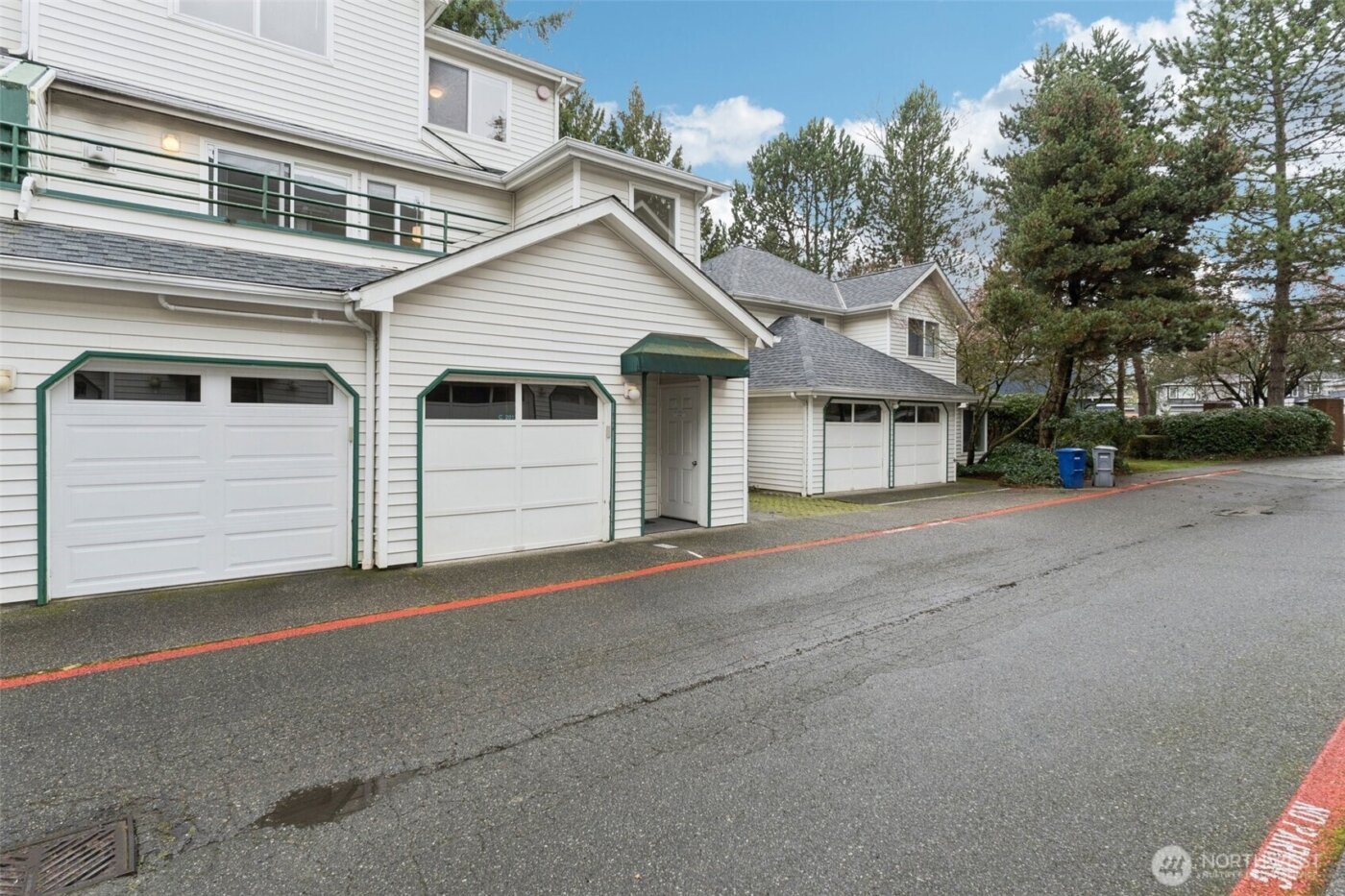 16219 Northup Way #C-201, Bellevue, WA 98008
