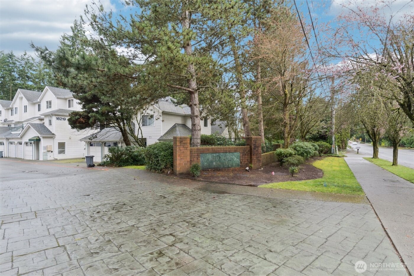 16219 Northup Way #C-201, Bellevue, WA 98008