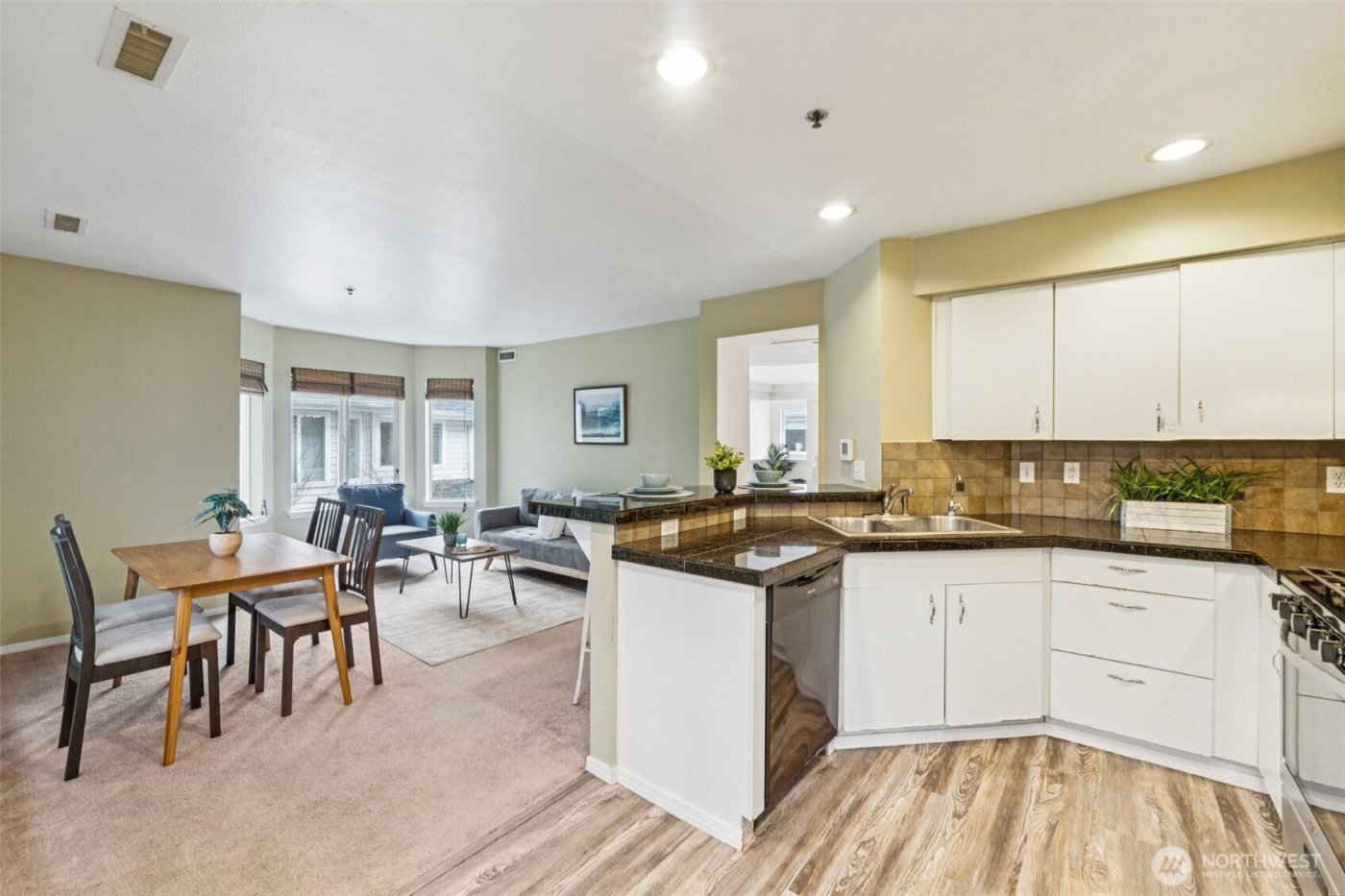 16219 Northup Way #C-201, Bellevue, WA 98008