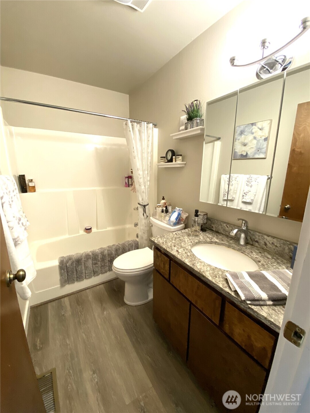 982 Highline Drive , East Wenatchee, WA 98802