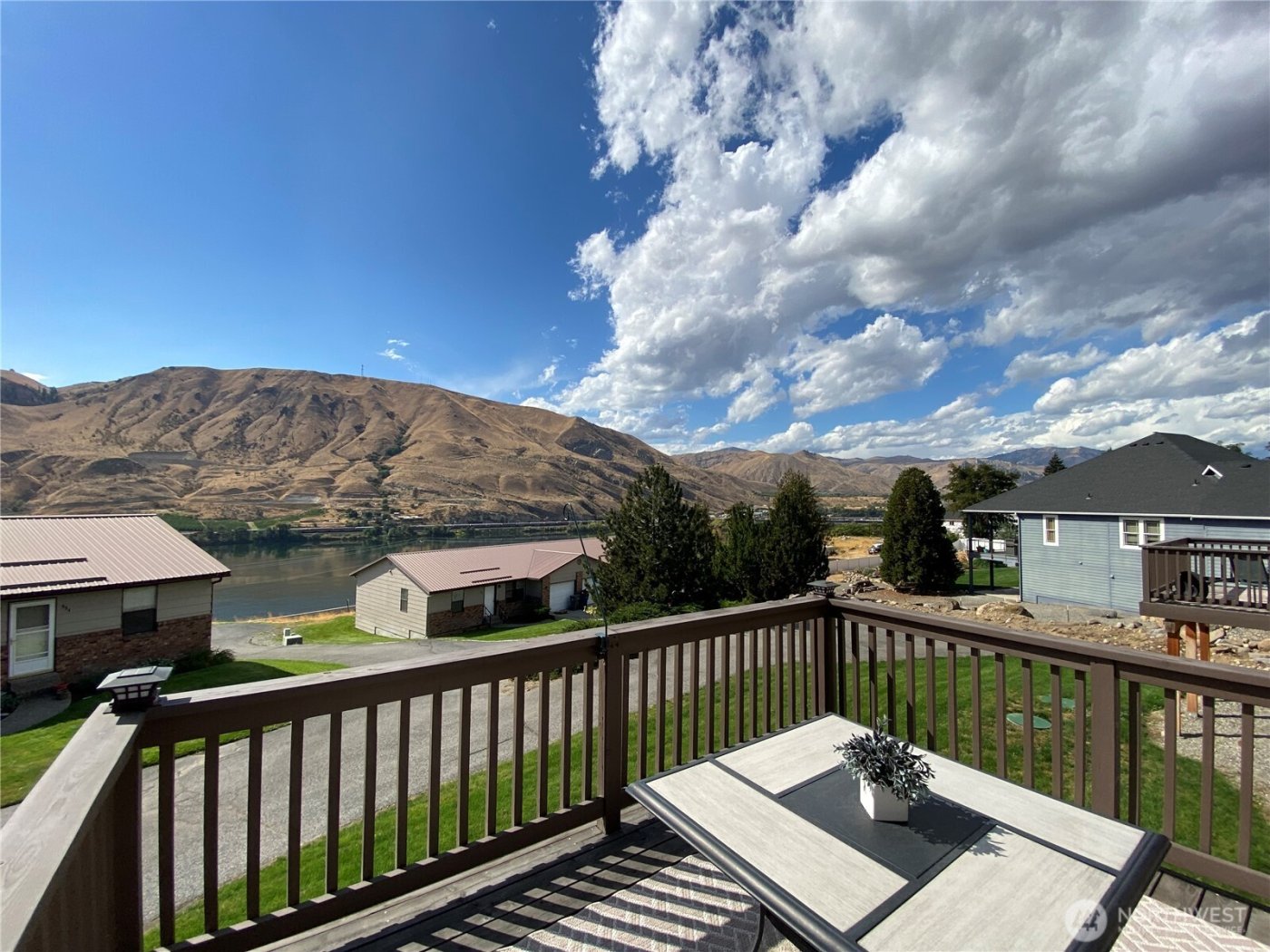 982 Highline Drive , East Wenatchee, WA 98802