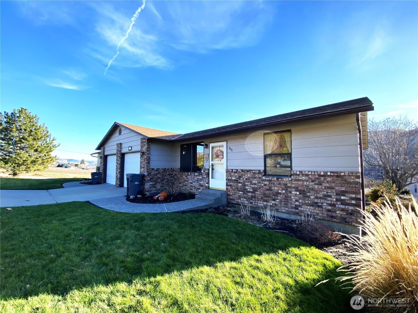 986 Highline Drive , East Wenatchee, WA 98802