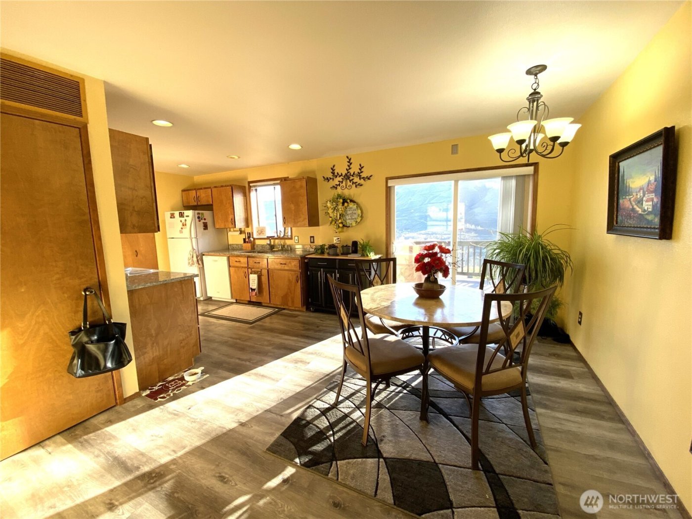 986 Highline Drive , East Wenatchee, WA 98802