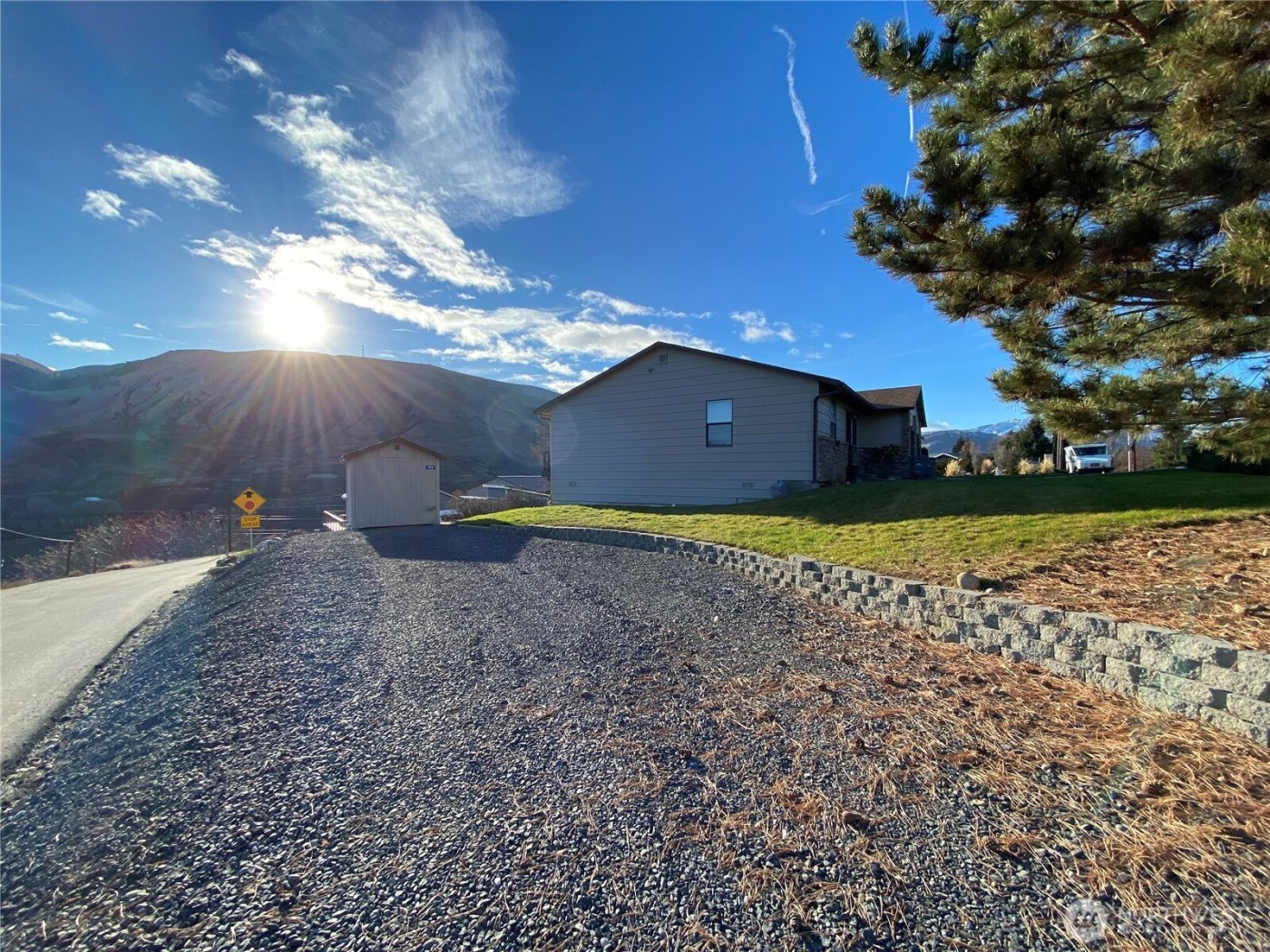 986 Highline Drive , East Wenatchee, WA 98802