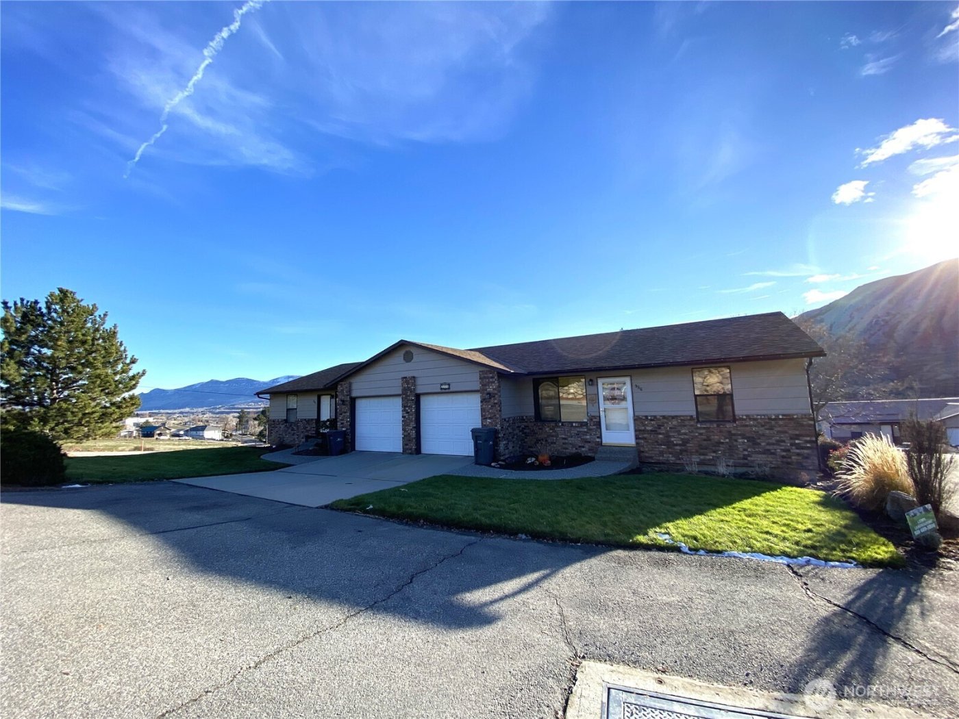 986 Highline Drive , East Wenatchee, WA 98802