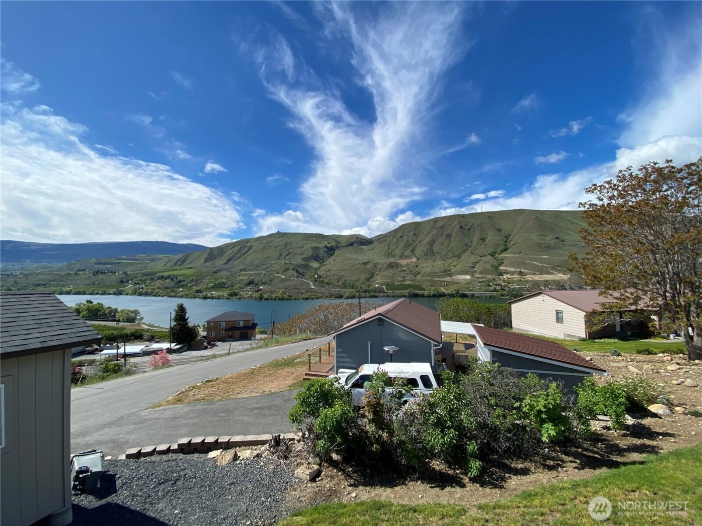 986 Highline Drive , East Wenatchee, WA 98802