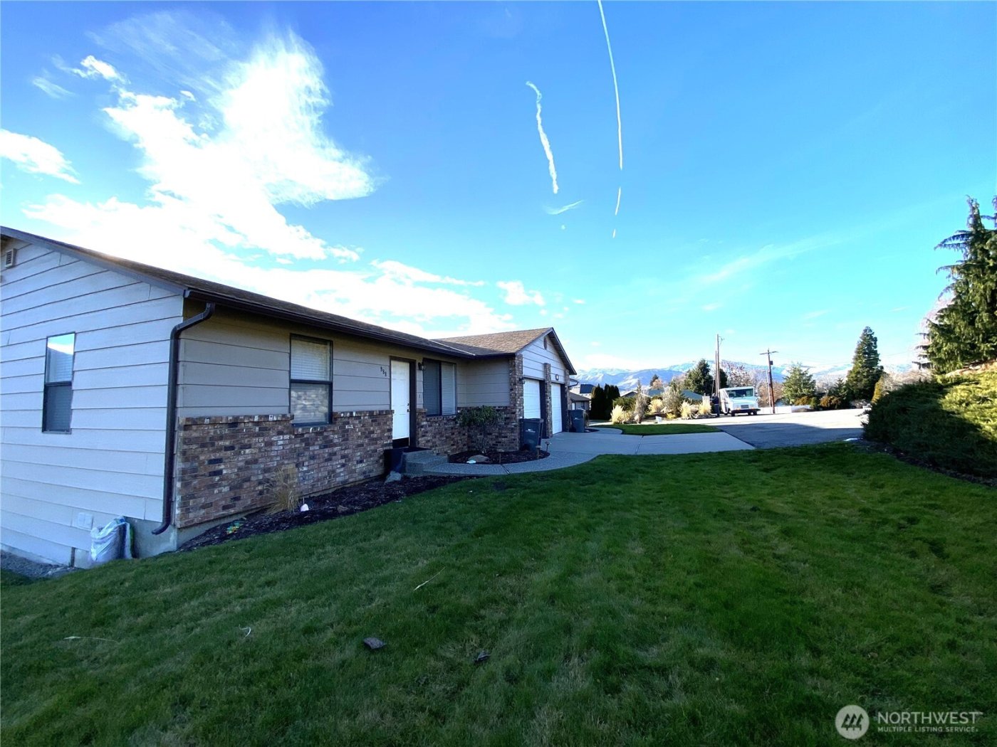 986 Highline Drive , East Wenatchee, WA 98802