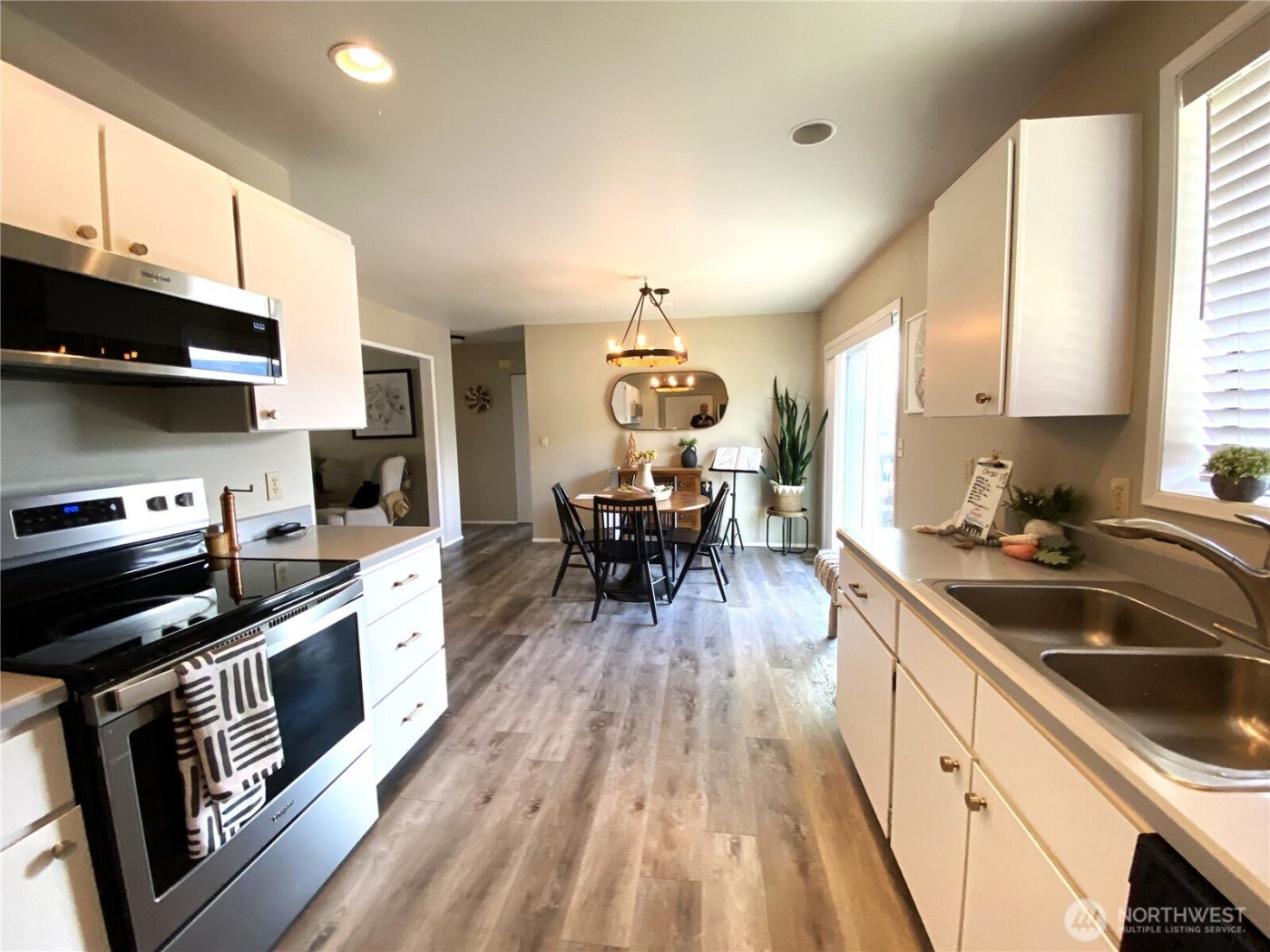 986 Highline Drive , East Wenatchee, WA 98802