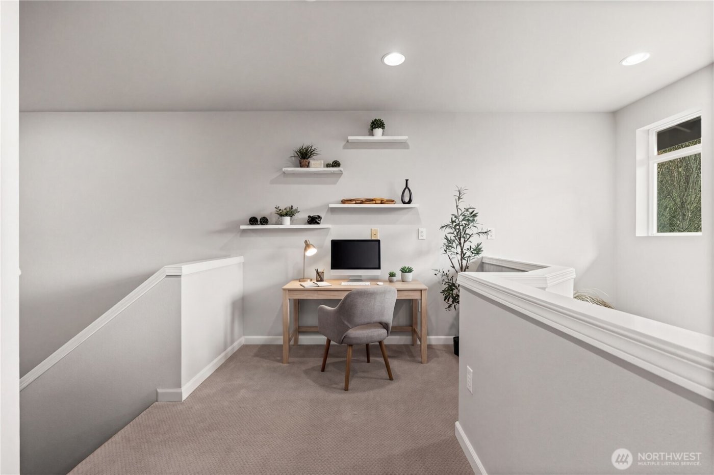 9811 Ridgeway Drive , Gig Harbor, WA 98332