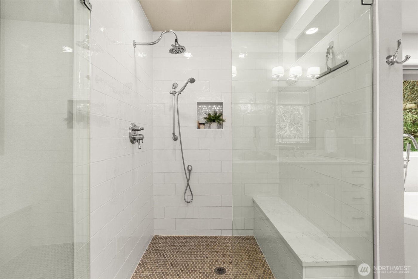 9811 Ridgeway Drive , Gig Harbor, WA 98332