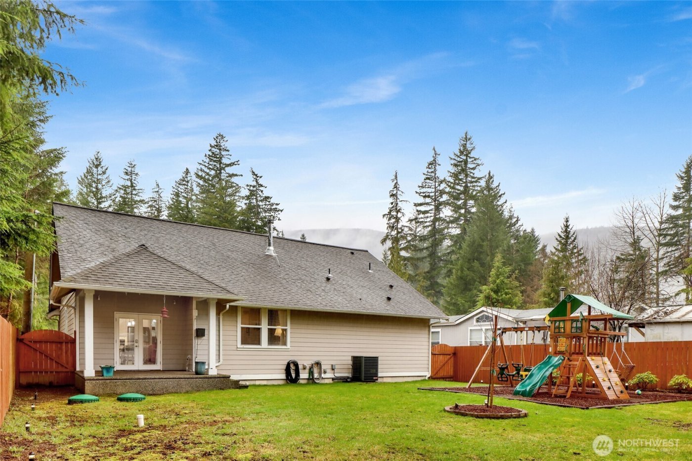 8350 Holly Lane , Maple Falls, WA 98266