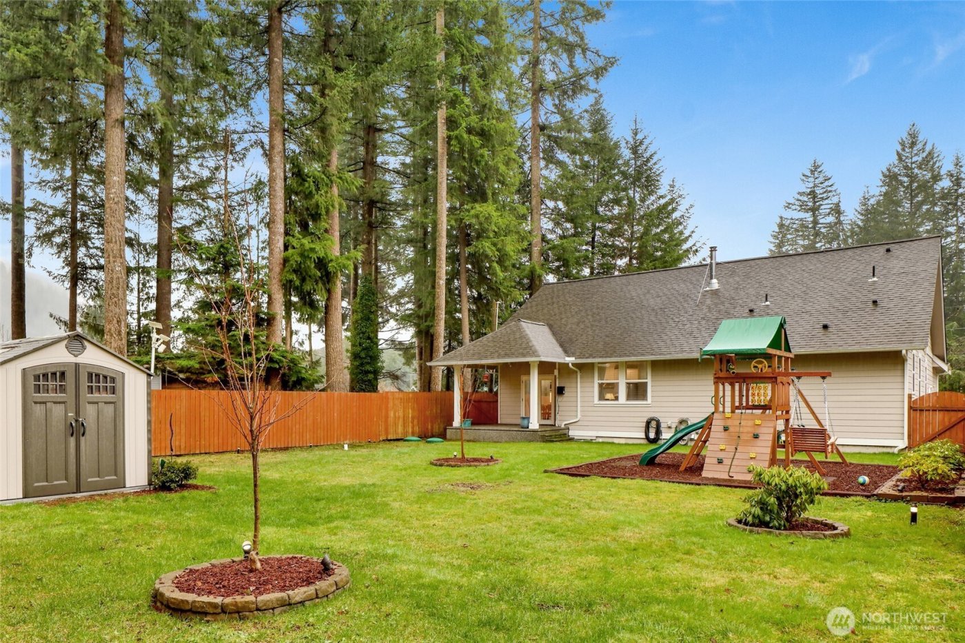 8350 Holly Lane , Maple Falls, WA 98266