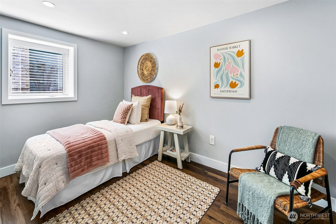 6526 Dibble Avenue NW, Seattle, WA 98117