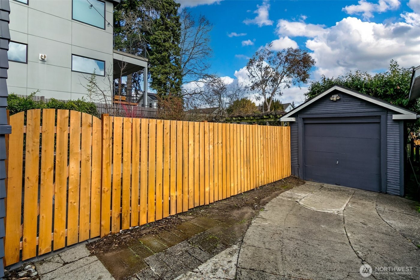 6526 Dibble Avenue NW, Seattle, WA 98117