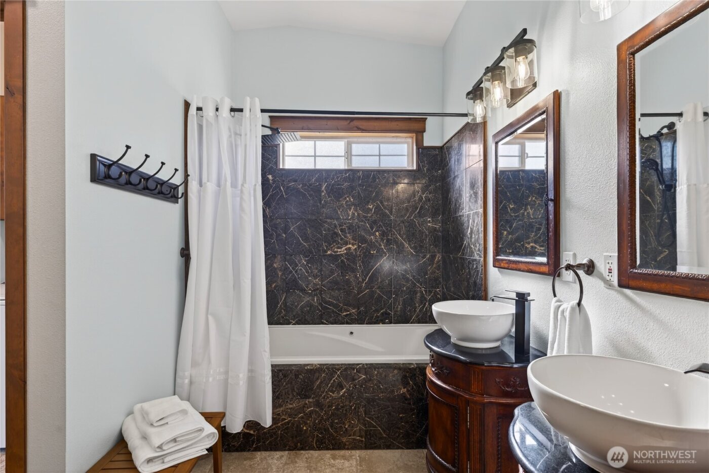 2227 Mariners Way , Oak Harbor, WA 98277