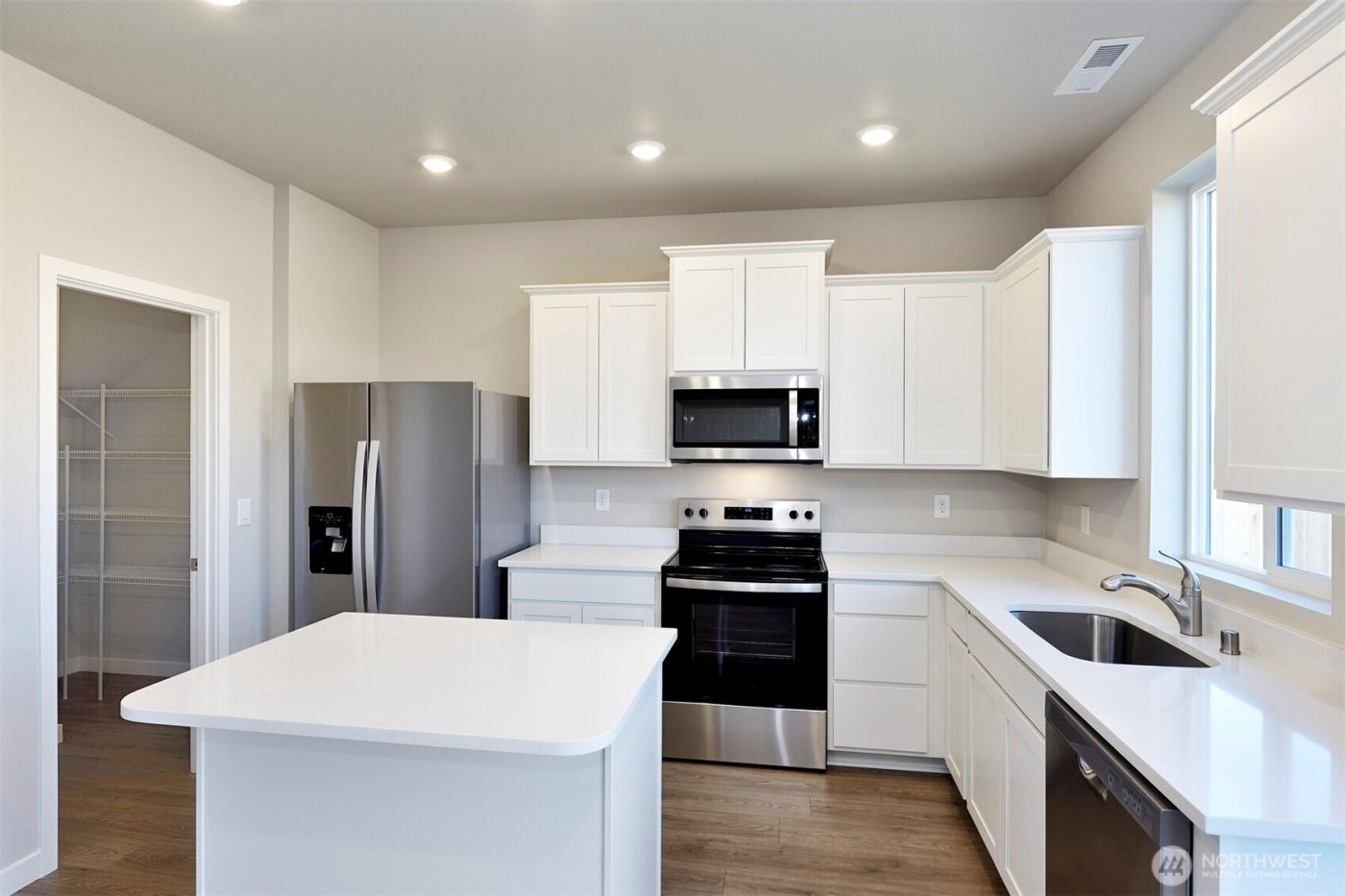 9726 Hay Street SE, Yelm, WA 98597